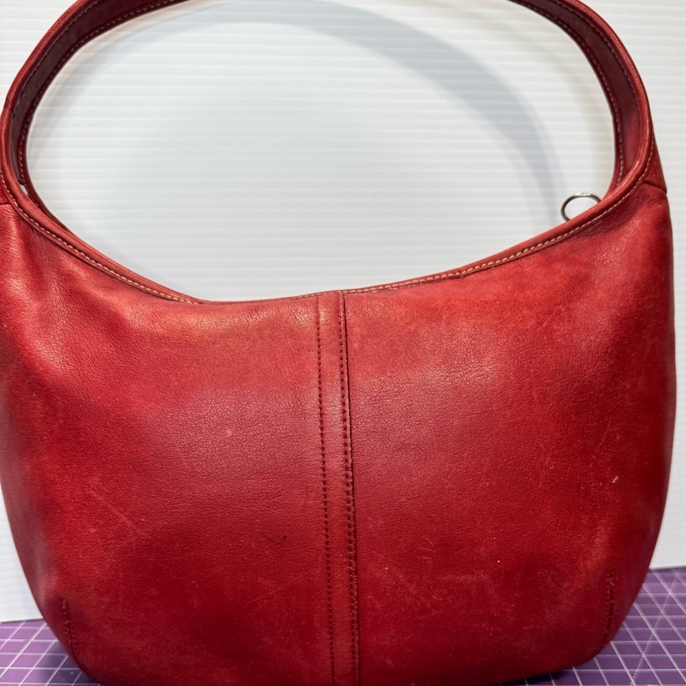 Vintage Coach Ergo hobo in red
